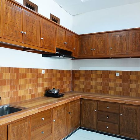 Baratha Hotel & Resto Bondowoso Екстер'єр фото