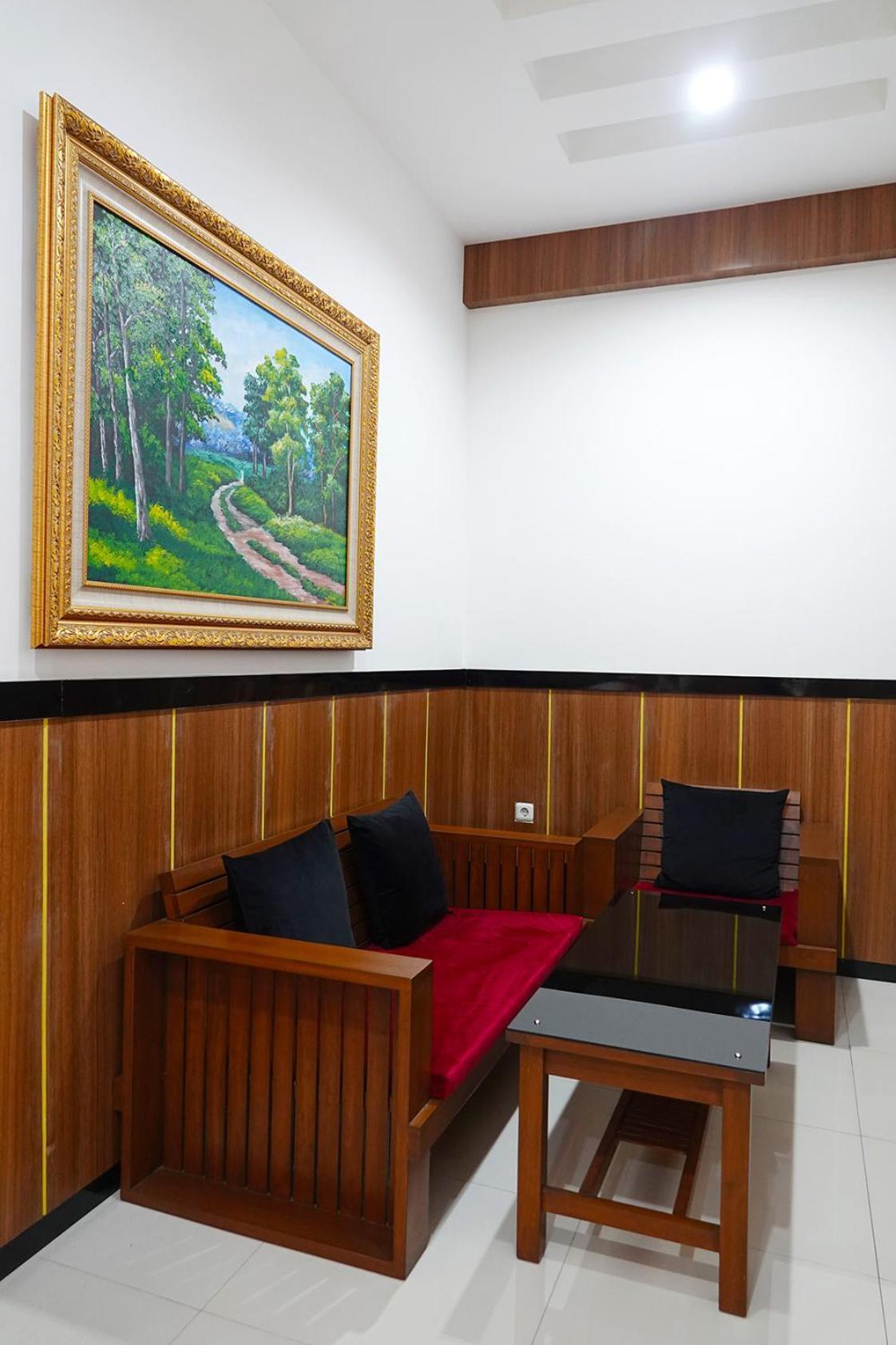 Baratha Hotel & Resto Bondowoso Екстер'єр фото