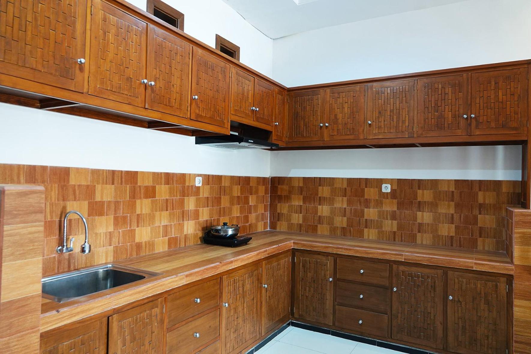 Baratha Hotel & Resto Bondowoso Екстер'єр фото