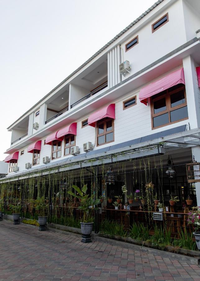 Baratha Hotel & Resto Bondowoso Екстер'єр фото