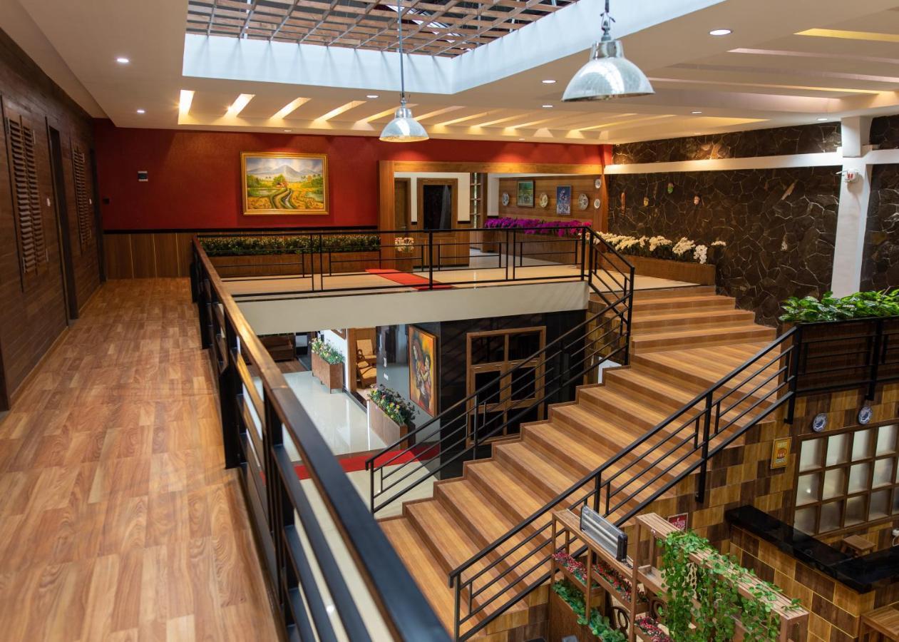 Baratha Hotel & Resto Bondowoso Екстер'єр фото